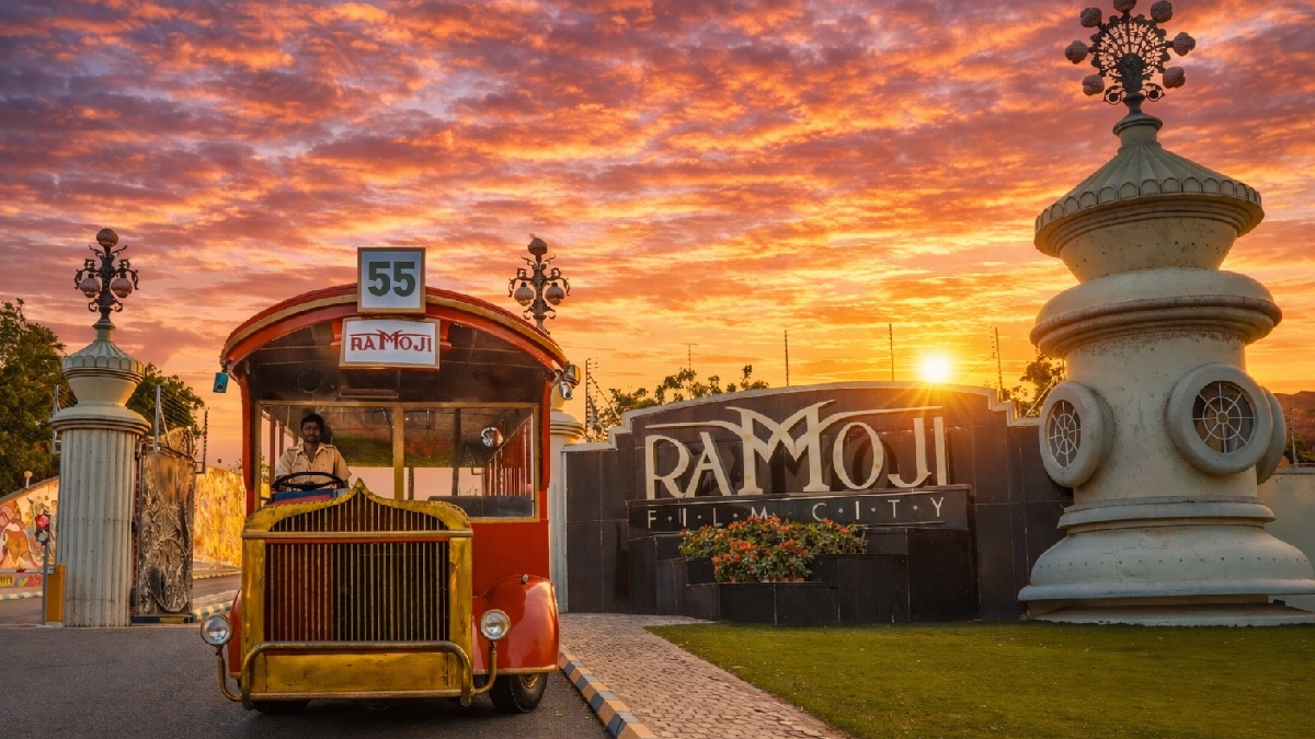 Ramoji Film City tour package from Hyderabad